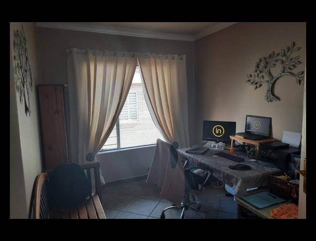 3 BEDROOM TOWNHOUSE FOR SALE IN NEW REDRUTH